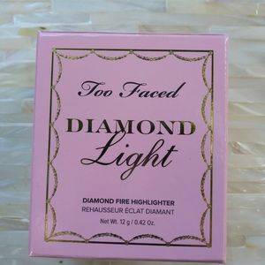 Too Faced Diamond Light Highlighter